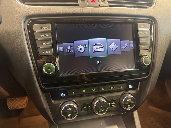 Skoda Octavia 8 of 16