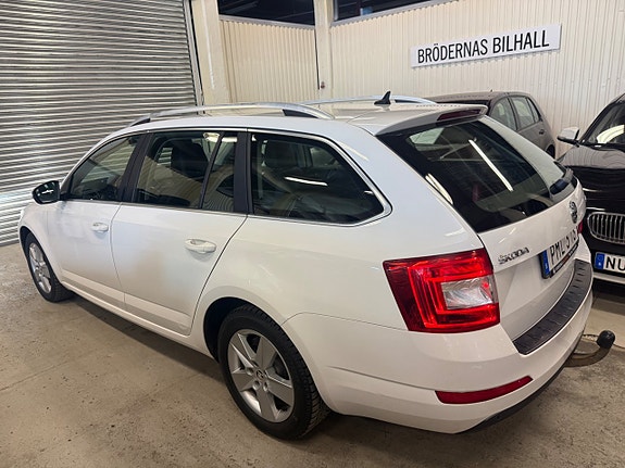 Skoda Octavia 2 of 16