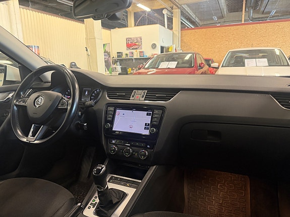Skoda Octavia 4 of 16
