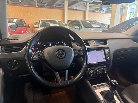 Skoda Octavia 5 of 16