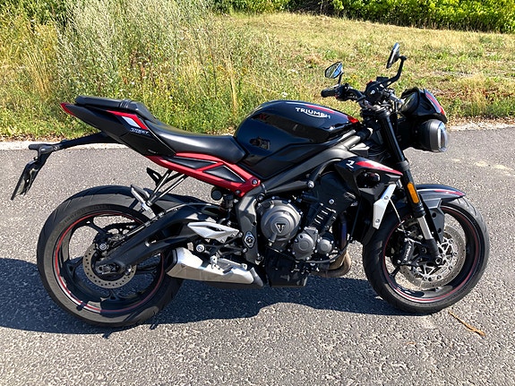 Triumph Street Triple 765 R 2 of 8