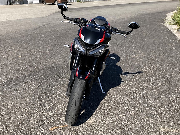 Triumph Street Triple 765 R 3 of 8