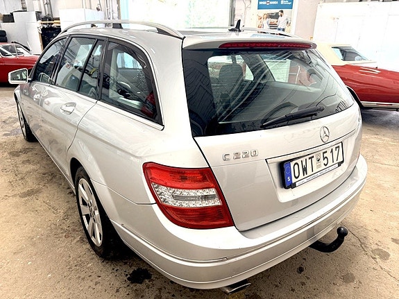 Mercedes-Benz C220 7 of 12