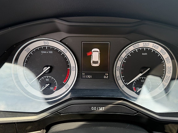 Skoda Superb 14 of 17