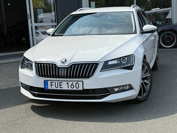 Skoda Superb 2 of 17