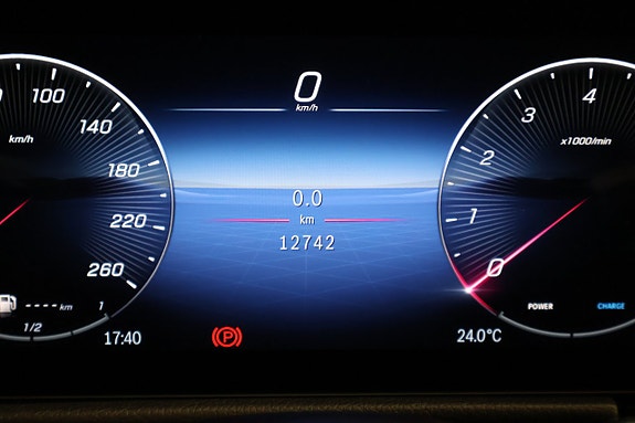 Mercedes-Benz GLB200 22 of 28