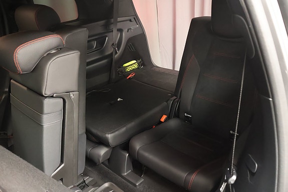 Mercedes-Benz GLB200 12 of 28