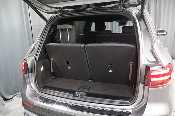 Mercedes-Benz GLB200 14 of 28