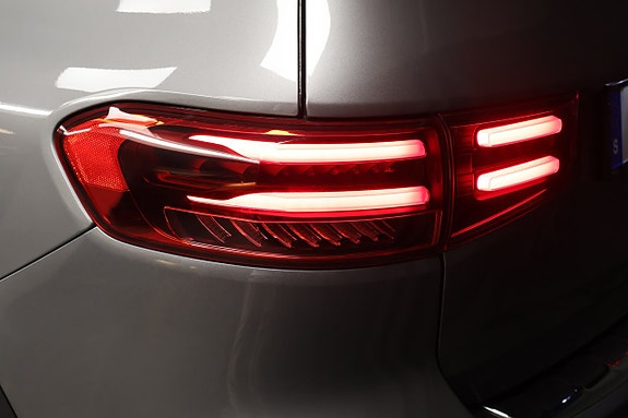 Mercedes-Benz GLB200 9 of 28