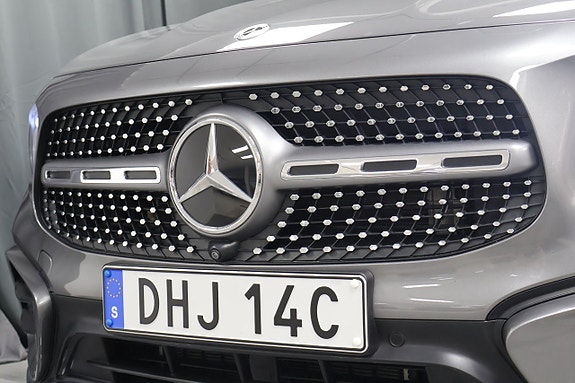 Mercedes-Benz GLB200 7 of 28