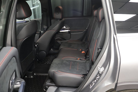 Mercedes-Benz GLB200 11 of 28