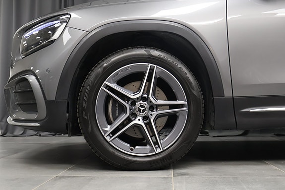 Mercedes-Benz GLB200 5 of 28