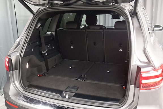 Mercedes-Benz GLB200 15 of 28