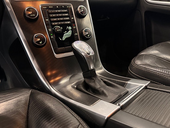 Volvo XC60 16 of 19