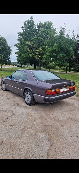 Mercedes-Benz 300 CE-24 4 of 5