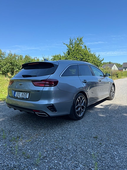 Kia Ceed 2 of 5