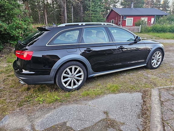 Audi A6 allroad 2 of 5