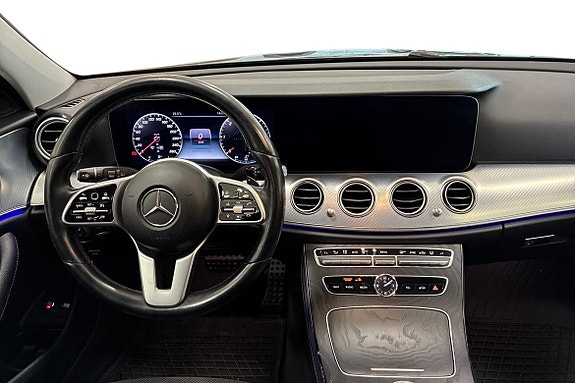 Mercedes-Benz E200 8 of 18