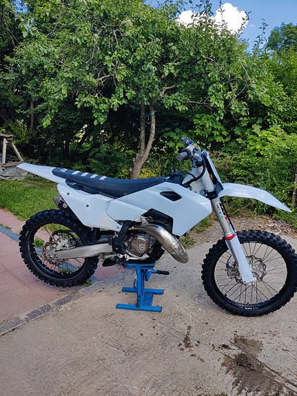 Husqvarna Heritage TC125 3 of 5