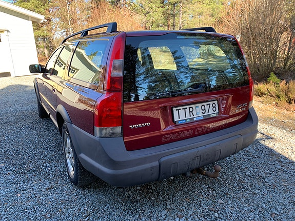 Volvo XC70 2 of 3