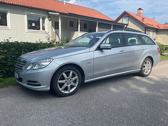 Mercedes-Benz 350 SE 7 of 10