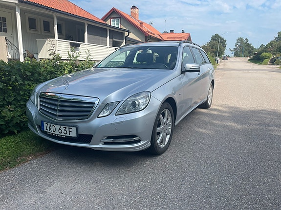 Mercedes-Benz 350 SE 6 of 10