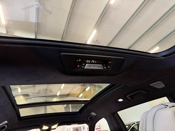 BMW X7 24 of 27