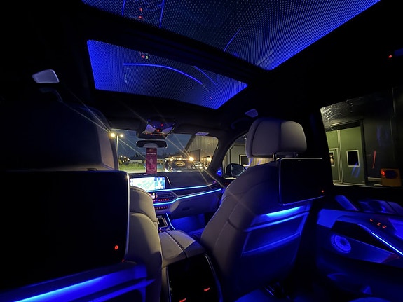 BMW X7 26 of 27