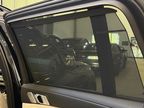 BMW X7 12 of 27