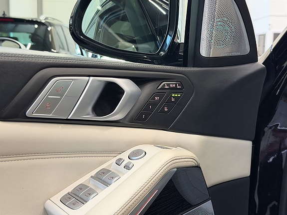 BMW X7 15 of 27