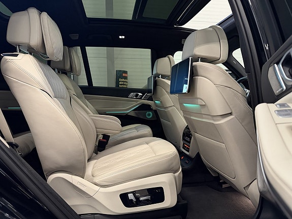 BMW X7 11 of 27