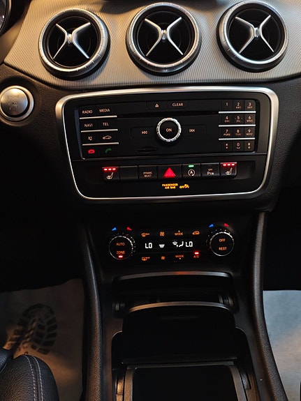 Mercedes-Benz CLA220 d 25 of 26