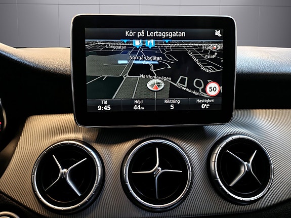 Mercedes-Benz CLA220 d 24 of 26