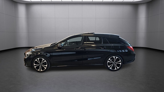 Mercedes-Benz CLA220 d 4 of 5