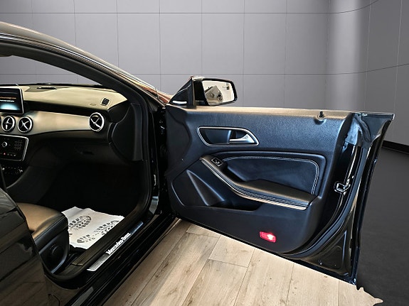 Mercedes-Benz CLA220 d 15 of 26