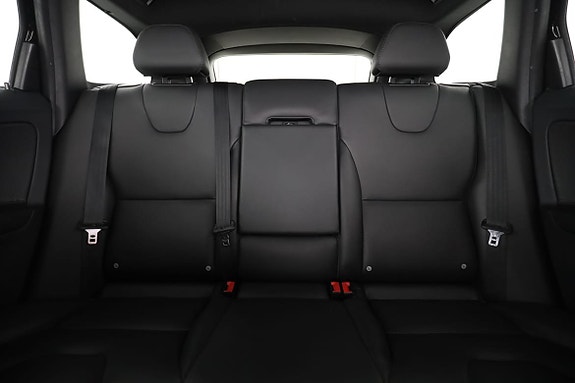 Volvo XC60 16 of 30