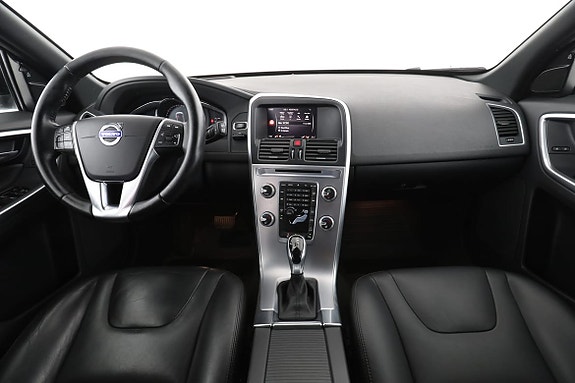 Volvo XC60 13 of 30