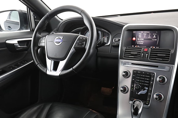 Volvo XC60 14 of 30