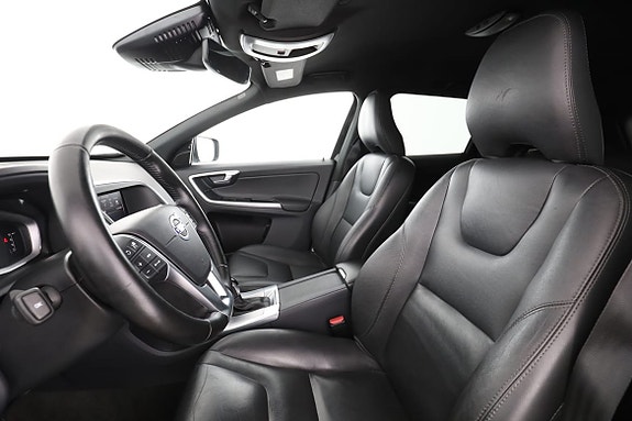 Volvo XC60 11 of 30