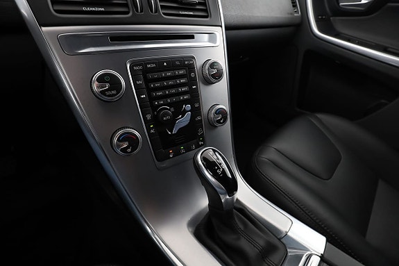 Volvo XC60 24 of 30