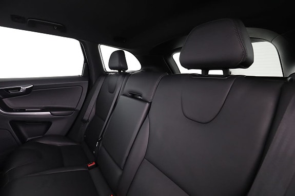 Volvo XC60 15 of 30