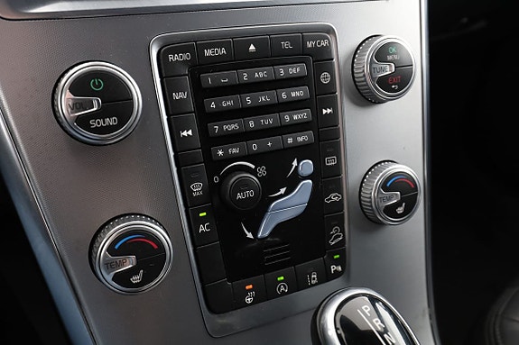 Volvo XC60 25 of 30