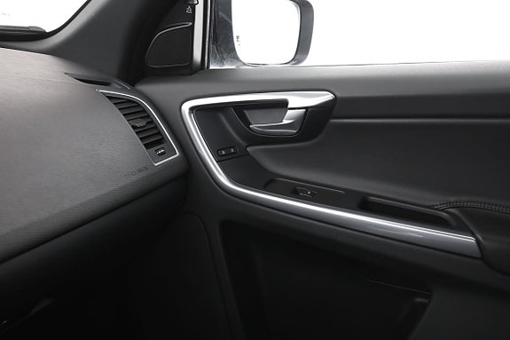 Volvo XC60 30 of 30