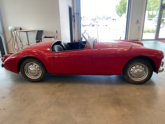 MG A 4 of 15