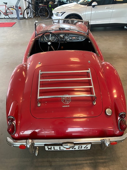 MG A 7 of 15