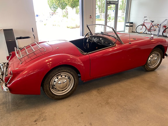 MG A 3 of 15