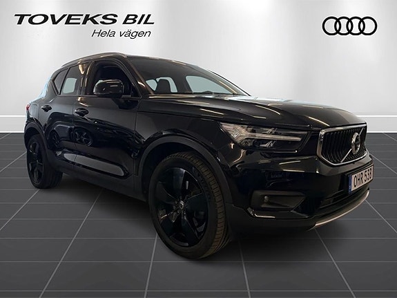 Volvo XC40 3 of 5