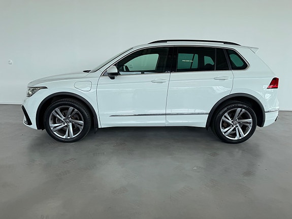 Volkswagen Tiguan 2 of 12