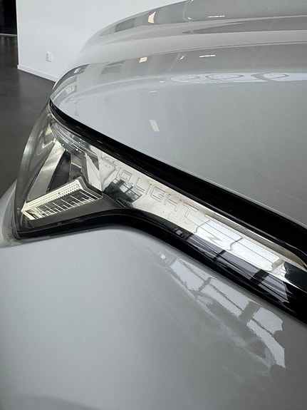 Volkswagen Tiguan 12 of 12