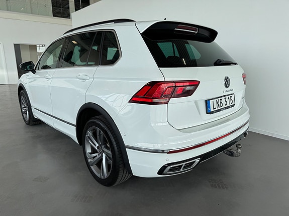 Volkswagen Tiguan 3 of 12